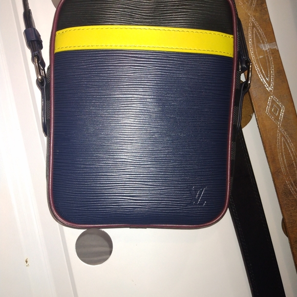 Louis Vuitton bag - Picture 2 of 9